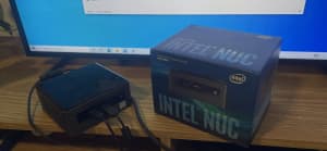Intel NUC i5 8th Gen, HDMI 4k , 3TB ext-HDD, ext-dvd