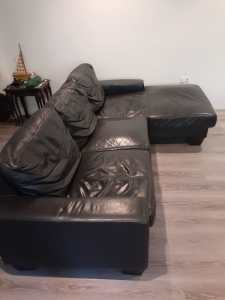 Leather lounge black 