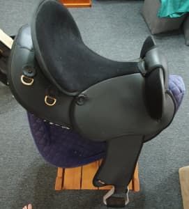 17 Black Syd Hill Synthetic Half Breed Stock Saddle 