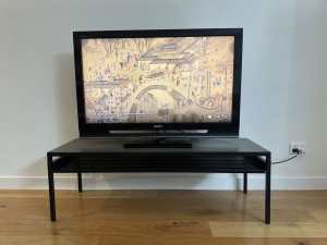 SONY television with TV stand (SONY KDL40W4500)