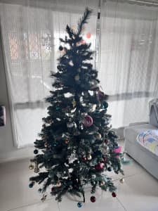 180cm Christmas Tree with decoration & Santa