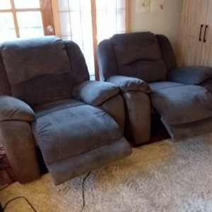 ELECTRIC RECLINER CHAIRS X 2 IN AS NEW CONDITION