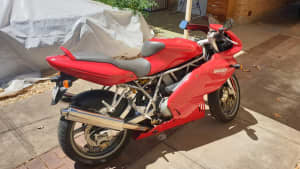 Ducati 900SS motor bike
