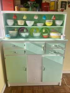 Beautifully restored “ Sunshine Furniture “ Kitchen dresser!!