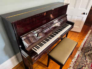 Upright Polished Piano - Beale