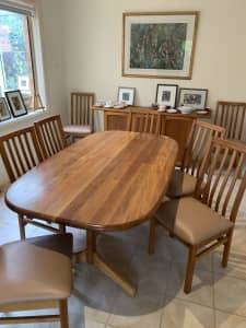 Solid Blackwood Pedestal Oval Extension Dining Table with 8 chairs