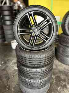 4x 215/45/17 tyres with Genuine Hyundai rims