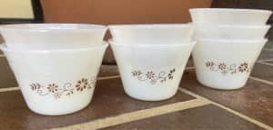 Retro Vintage Milk Glass Termocrisa Dynaware Custard Cups