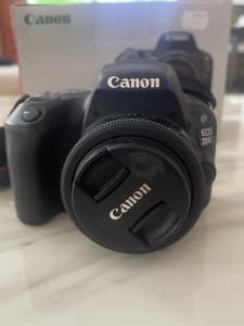 Canon EOS 200D SLR Camera with 18-55mm Lens Kit