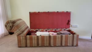 Vintage Day bed with storage