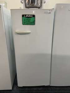 kelvinator 390l fridge