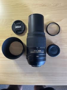 NIKON AF-S DX Nikkor 55-300mm f/4.5-5.6 G ED VR Lens