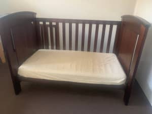 Booris Baby cot with breathable mattress