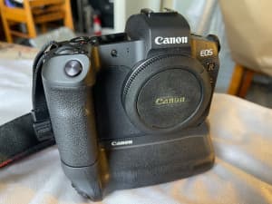 Canon EOS R Mirrorless Camera with Battery grip and 2x batteries