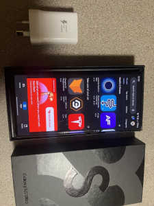 S22 ultra 12gb 256gb model comes with box and charger 
