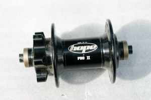 Hope IT Pro 2 front hub, Quick release 100 mm axle, Very little use