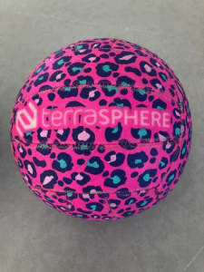 BRIGHTLY COLOURED LEOPARD PRINT NETBALL - SIZE 4 - EXCELLENT CONDITION
