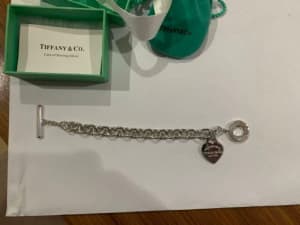 Tiffany & Co - Return to Tiffany Heart Tag Toggle Bracelet