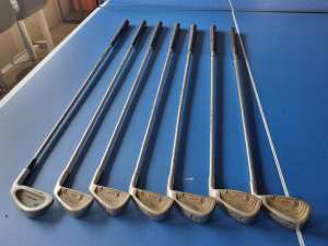 7 x Golf Club Irons