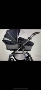 Silver Cross Henley Special pram with all the extras Dec 2021 model