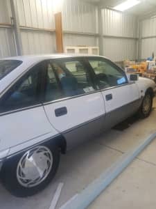 1992 Holden VP Calais 5.0L
