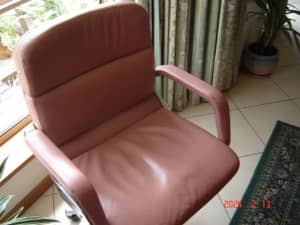 PINK LEATHER OFFICE CHAIR