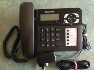 Panasonic Phone with answer machine and extra cordless handset