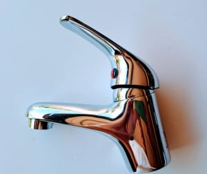 SINGLE LEVER SINK MIXER - perfect condition
