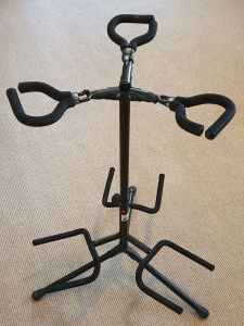 Triple guitar stand - excellent condition