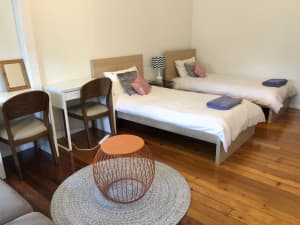 Fully furnished/ huge private bedroom to let in Toowong
