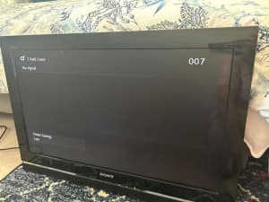 32 SONY LCD TV with Remote - NO STAND NEED GONE