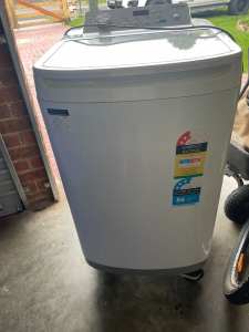 Simpson 7kg top load washing machine.