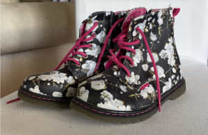 Black, floral, pink, white Girls Betts Boots Size 10