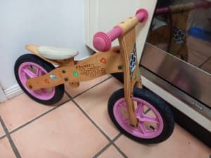 kids wooden balance bike.  kids balance bike