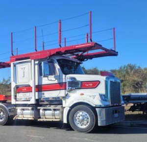 Truck prime mover CAR CARRIER freightliner Coronado