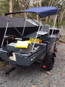 Aluminium boat with 44lbs of thrust electric outboard 