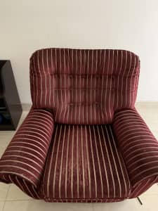 Single couch, pick up from Piarawaters