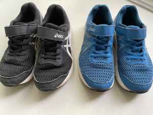 Two ASICS sneakers/runners for kids SIZE US 3