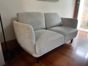 Cleo 2-seater sofa: great condition!