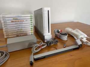 White Nintendo wii with components & games