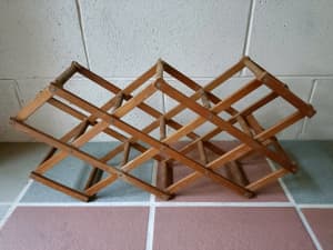 Folding wine rack