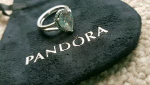 New PANDORA RING SET tear-drop Sterling Silver
♡ Size 52 Macedon Macedon Ranges Preview