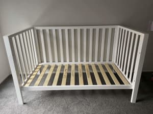 Babyhood Lulu Cot - Quality, Safety, and Style for a Bargain!