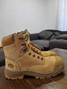Brand New Oliver work boots size 11