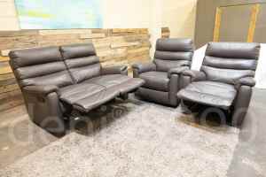 Genuine Leather Reclining 4 Seater Lounge Suite. Excellent Condition