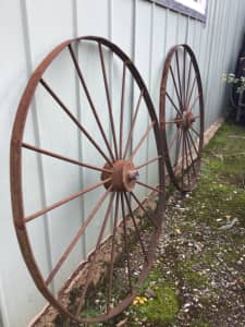 Old style steel wheel garden art handmade