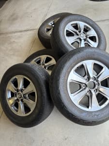 Bridgestone tyres 265/65 R18 x set of 5 on LC 300 Sahara rims