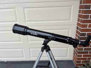 Telescope with accessories Good condition