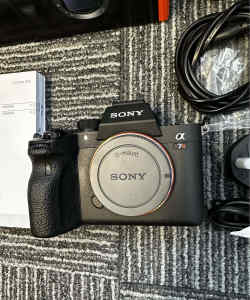 Sony A7r iv A7r4 61mp camera body only