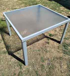 Free Table Glass top square